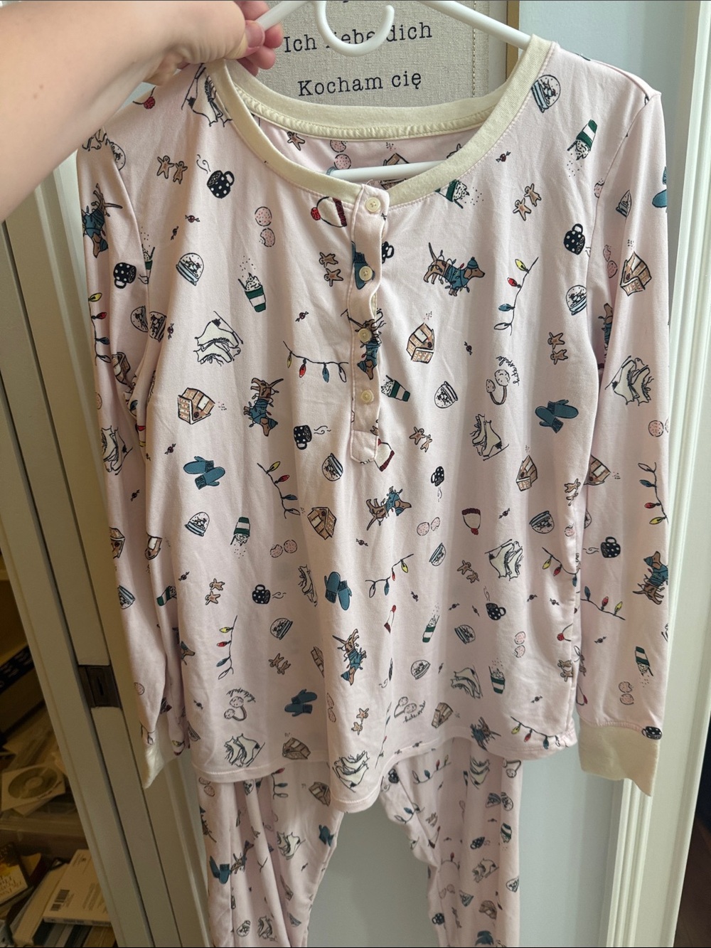 Kate Spade Ladies Light Pink Holiday Print Pajama Set